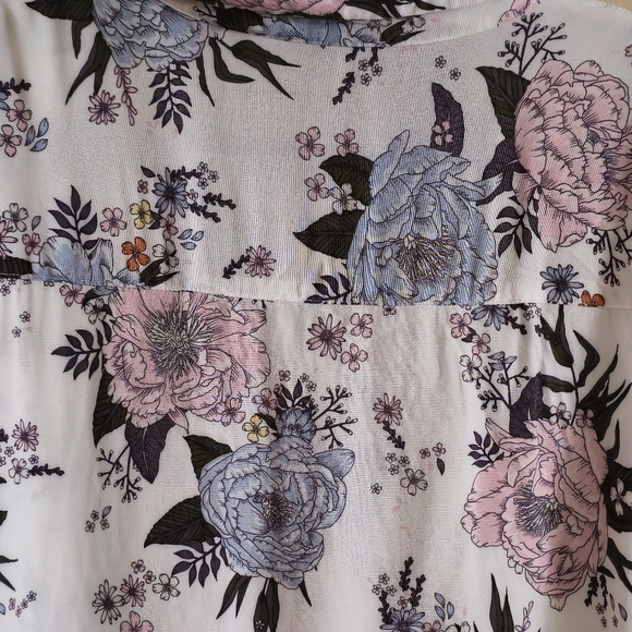 H&M Divided Floral Blue & Pink Button Down Shirt Size 14 - Picture 9 of 9